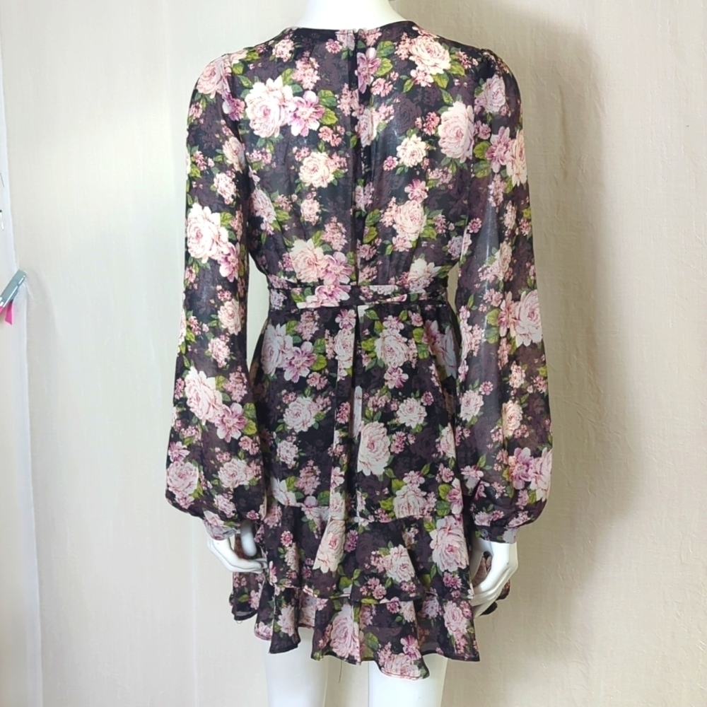 Floral V-Neck Dress with Ruffles Large - Picture 5 of 7